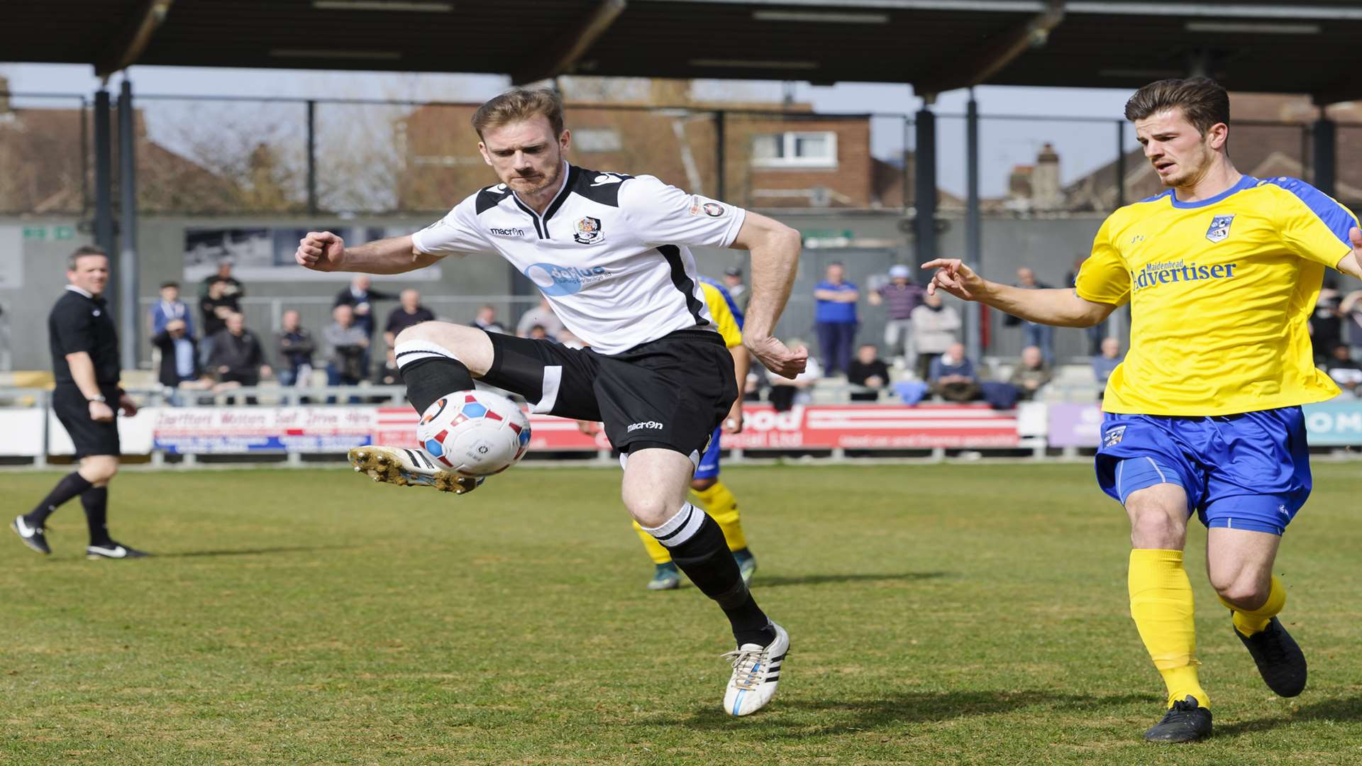 Barry Cogan on the ball for Dartford against Maidenhead Picture: Andy Payton