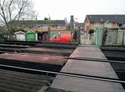 The Glebe Way foot crossing