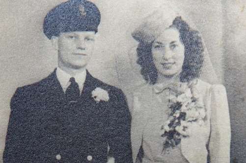 Couple Ron and Eileen Everest on their wedding day in 1943. Picture: SWNS.com