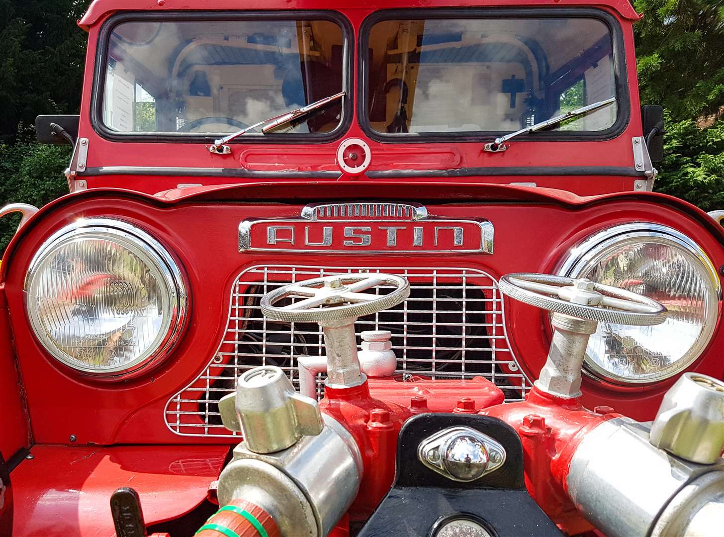 Fire engines, including vintage ones, will be on show at Lullingstone Castle's Fire Engine Rally