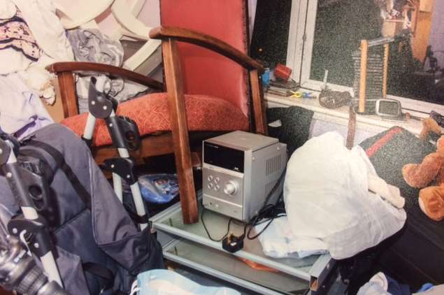 The messy flat in Maidstone where Smith and Simpson lived with newborn baby Tony