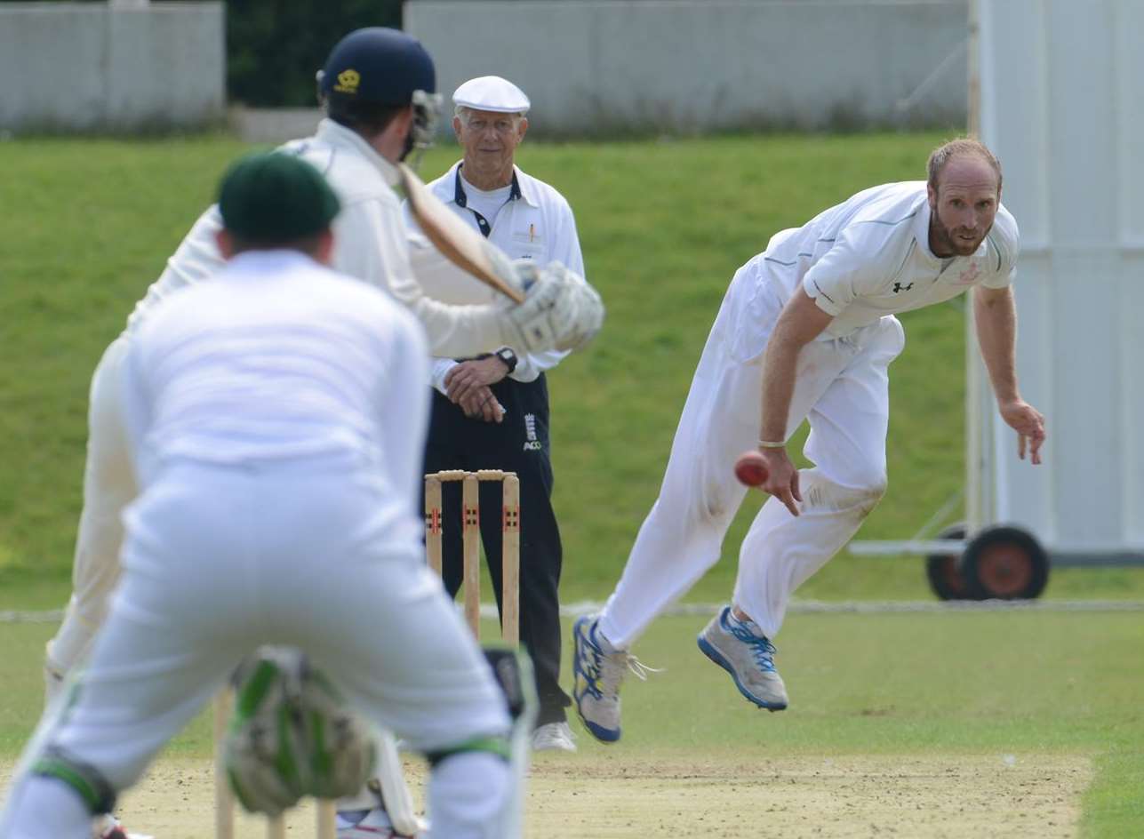 Andy Bray bowling for Folkestone against The Mote Picture: Gary Browne