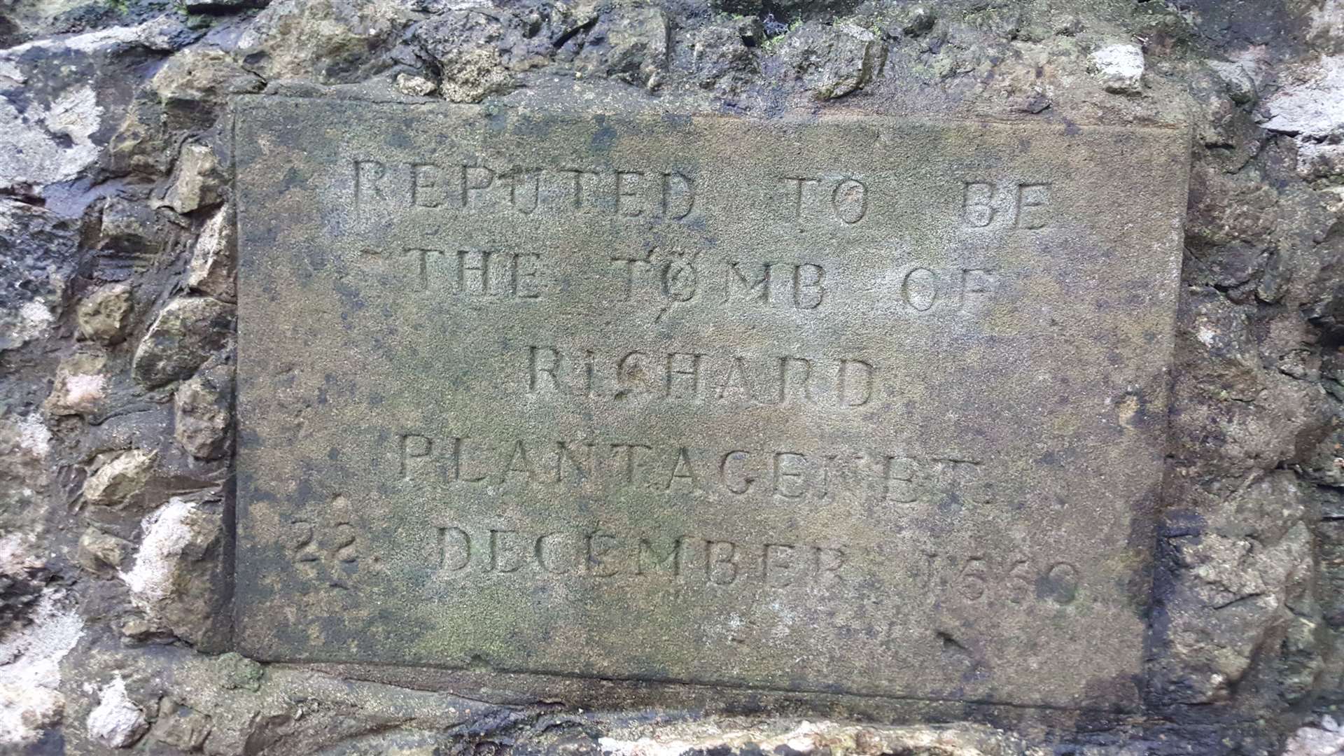 Inscription on the tomb: “Reputed to be the tomb of Richard Plantagenet 22 December 1550"