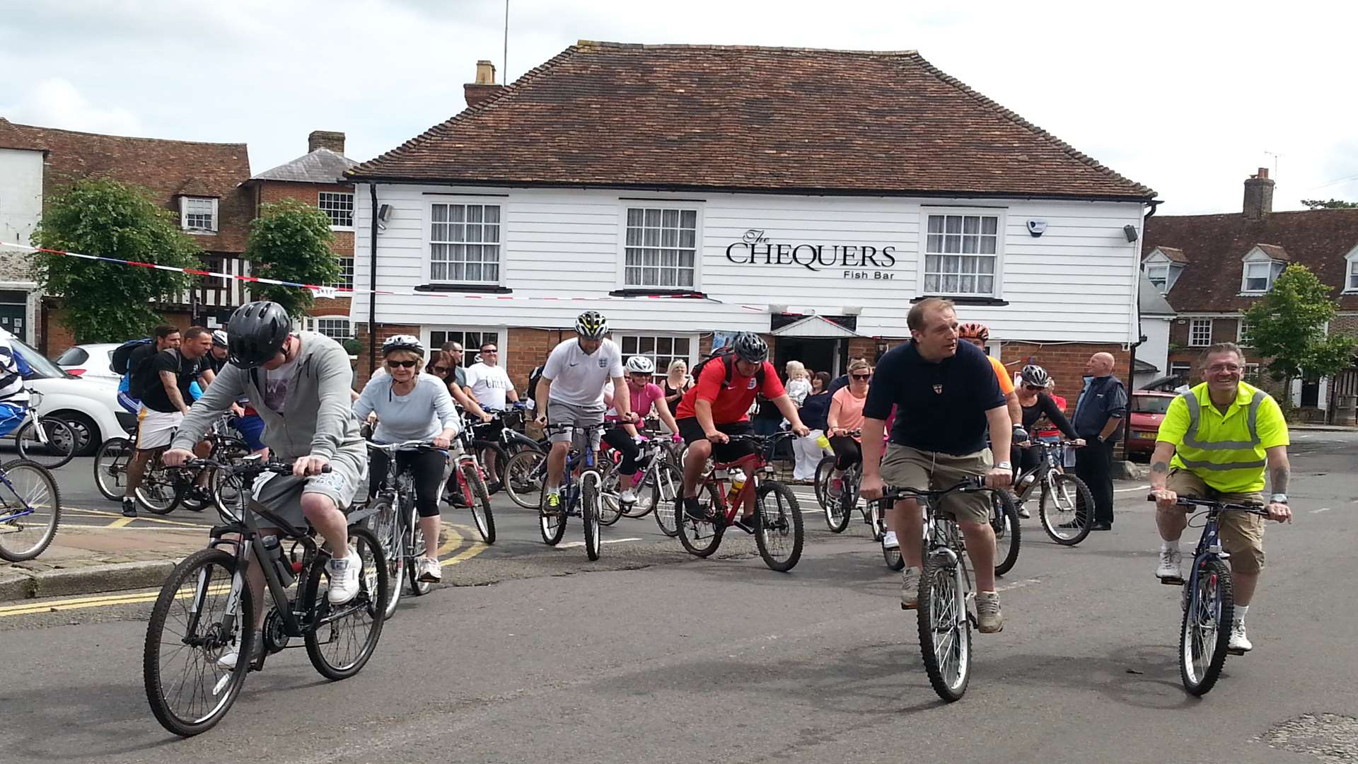 The cyclists will start and finish in Lenham