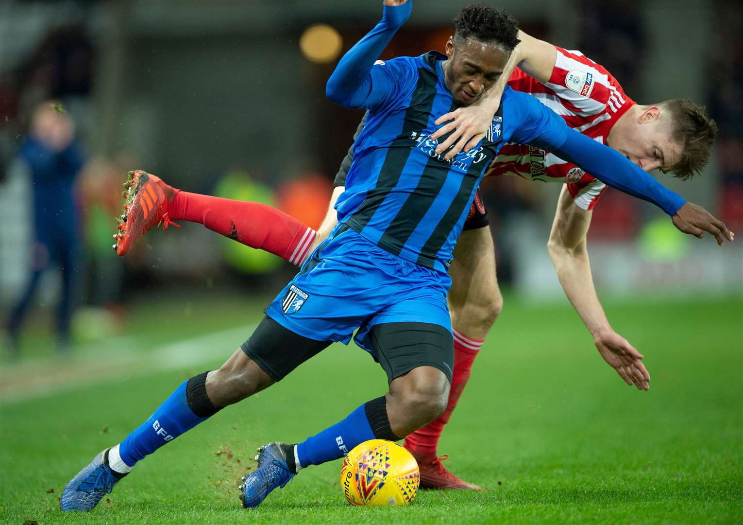 Brandon Hanlan challenges with Jimmy Dunne in the league game at Sunderland last season