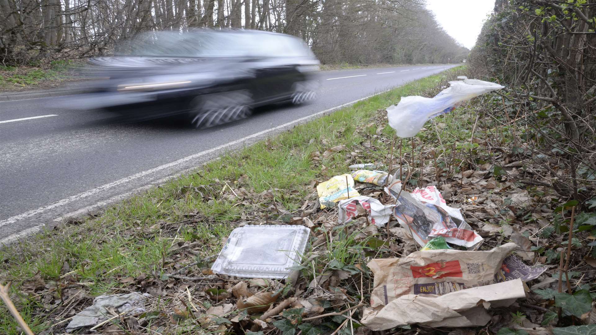Litter on the verge of the A257 between Littlebourne and Canterbury