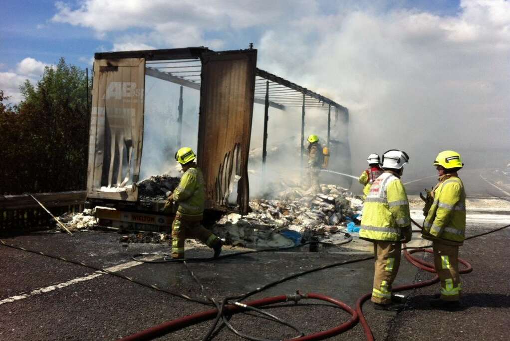 Firefighters put out blaze in lorry on M26. Picture: @kentpoliceroads