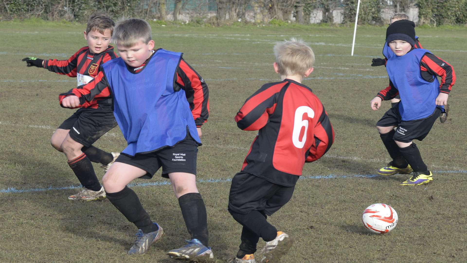 Medway Messenger Youth League under-9 action between Rainham 84's Devils and Wanderers Picture: Chris Davey