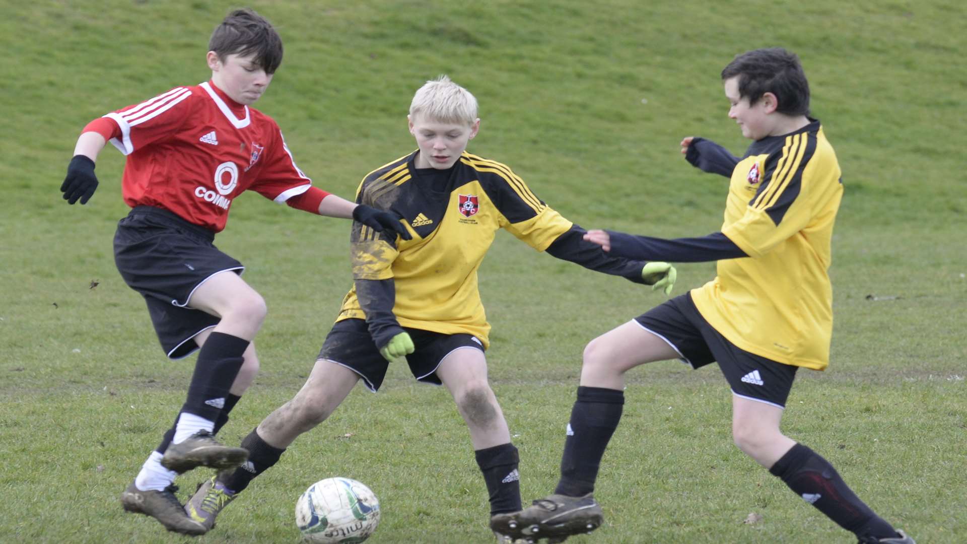 Thamesview sides Youth, in red, and Rangers battle it out for a place in the Under-13 League Cup semi-finals Picture: Chris Davey