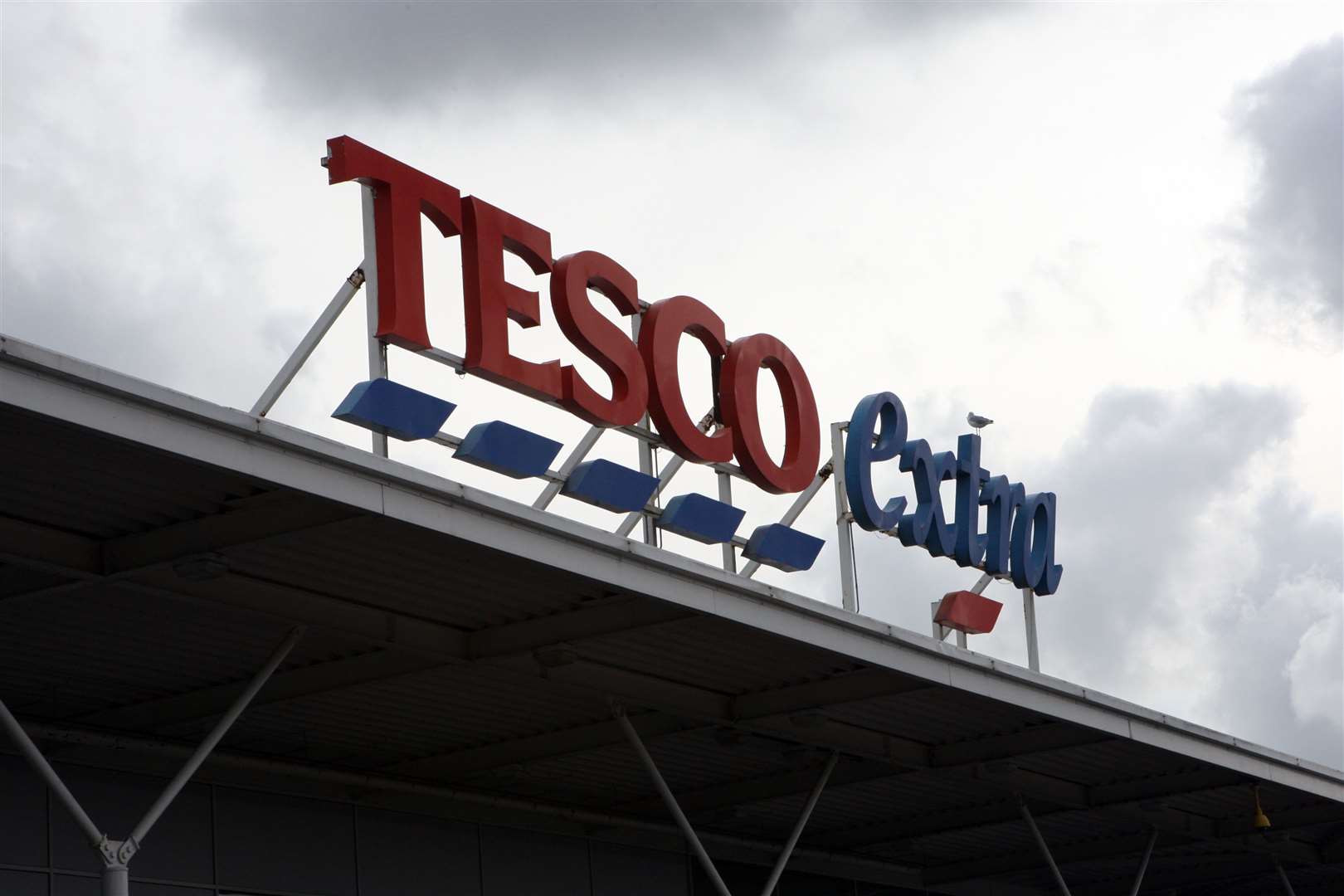 NHS staff can browse Tesco stores before the checkouts are opened