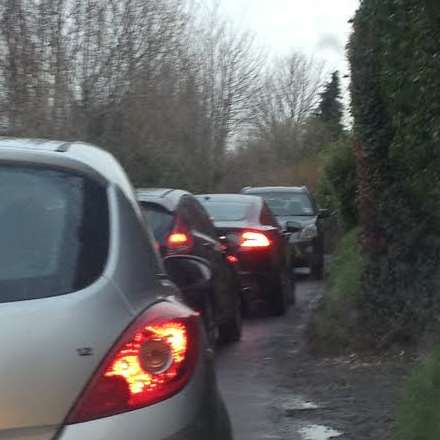 Traffic builds up in Porters Lane, Sheldwich