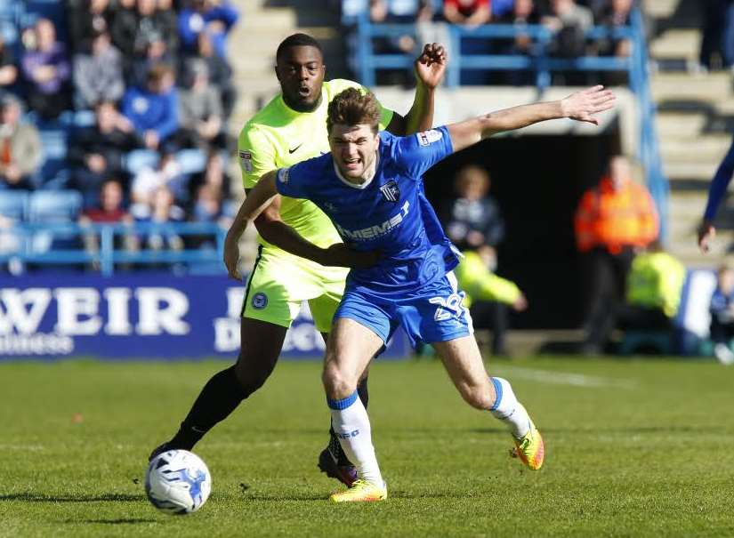Ollie Muldoon drives forward for Gills Picture: Andy Jones