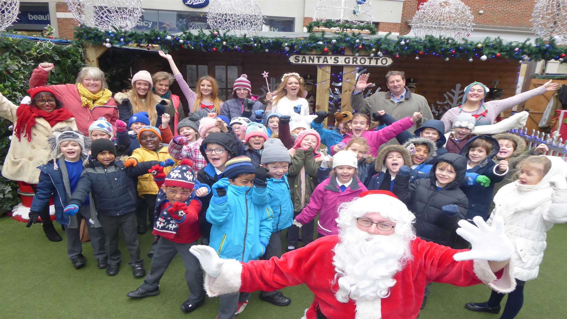 Yellow Class from Bridge and Patrixbourne CE Primary School won a trip to see Santa at Whitefriars in Canterbury.