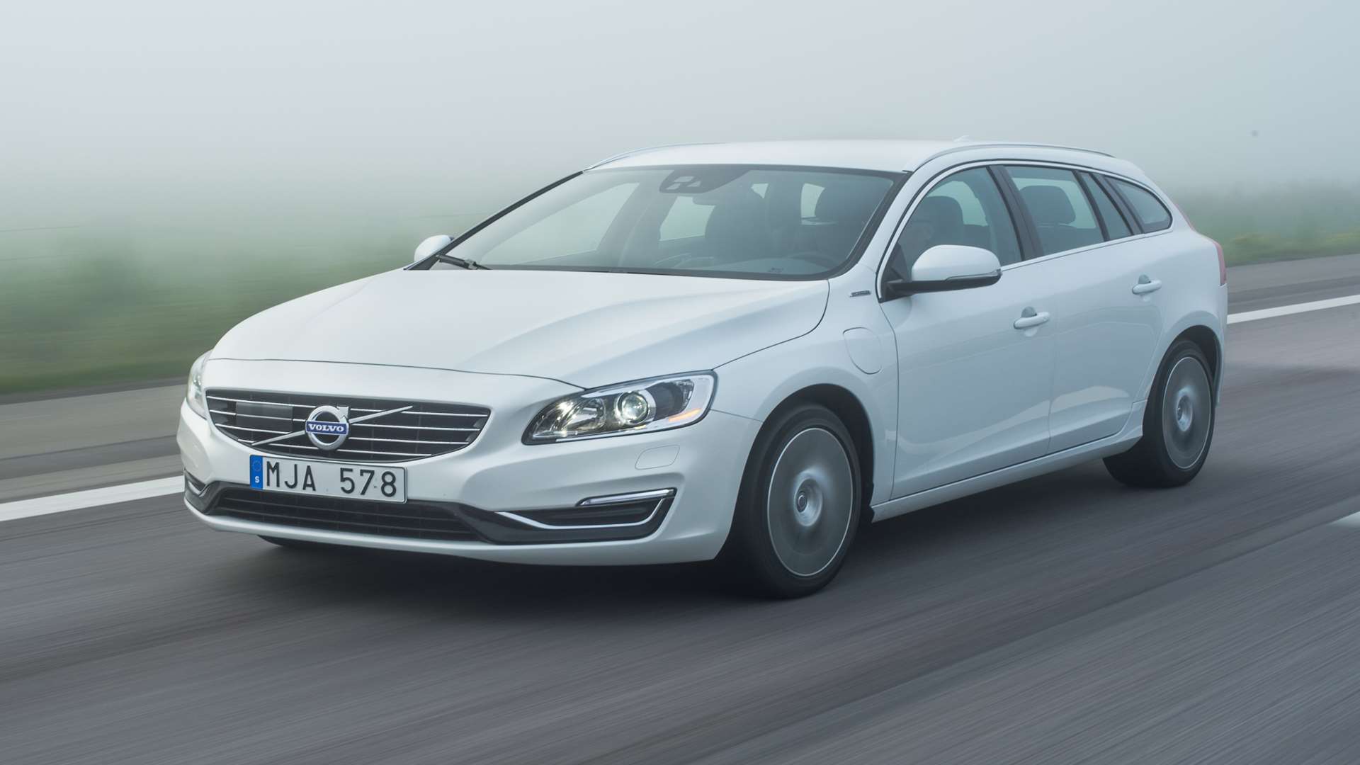 The V60 is happiest on long, straight highways