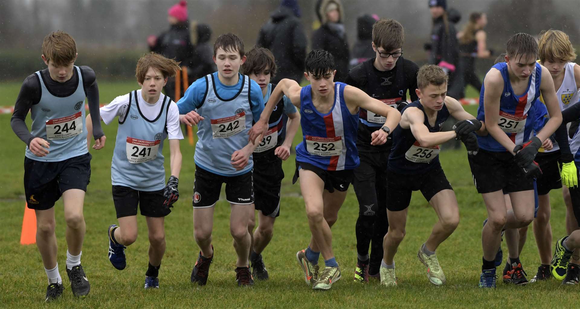 And they're off in the under-15 boys' race. Picture: Barry Goodwin (54151867)