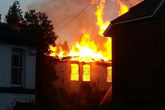 The warehouse blaze in Tunbridge Wells. Picture: @ELFIGO