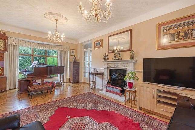 The property is valued at £825,000. Picture: Zoopla / Hunters