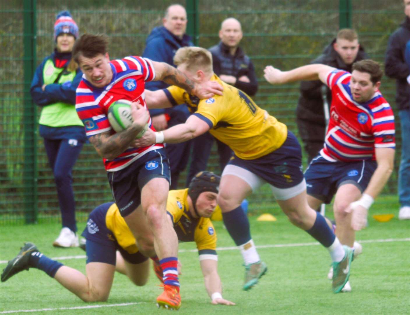 Tonbridge Juddians' Shadyn Osgood finds room on the wing against Henley Hawks. Picture: Adam Hookway