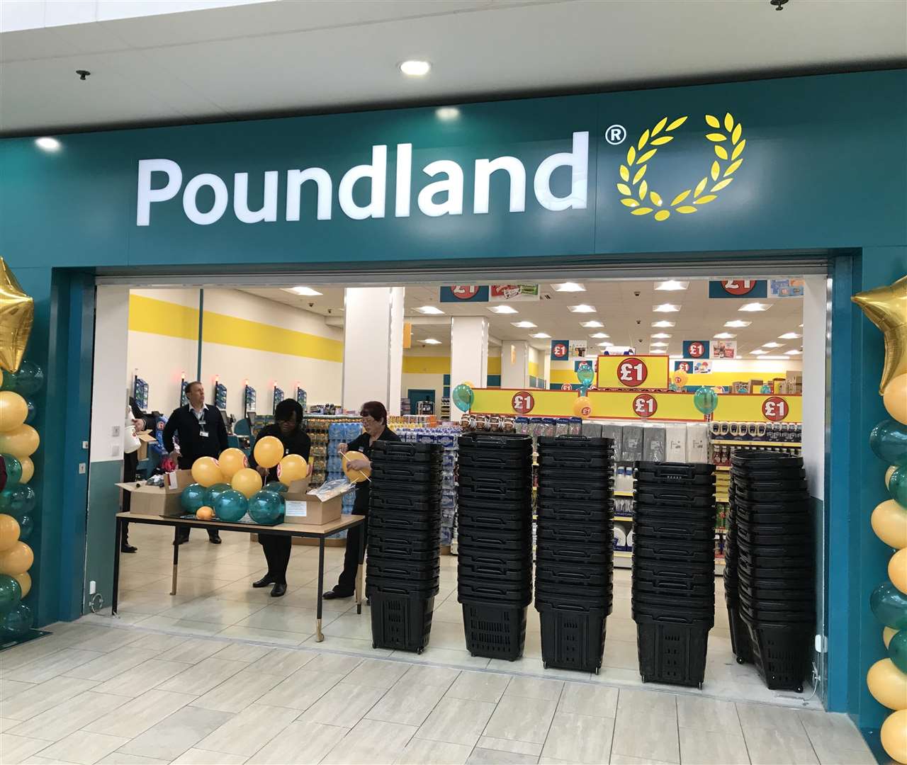 The new Poundland has officially opened (1652536)