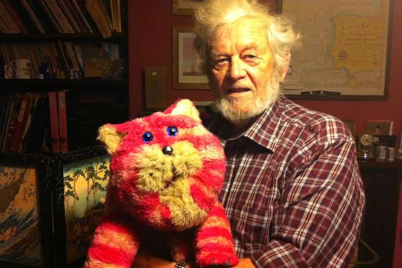 Peter Firmin at home in Blean with the original Bagpuss