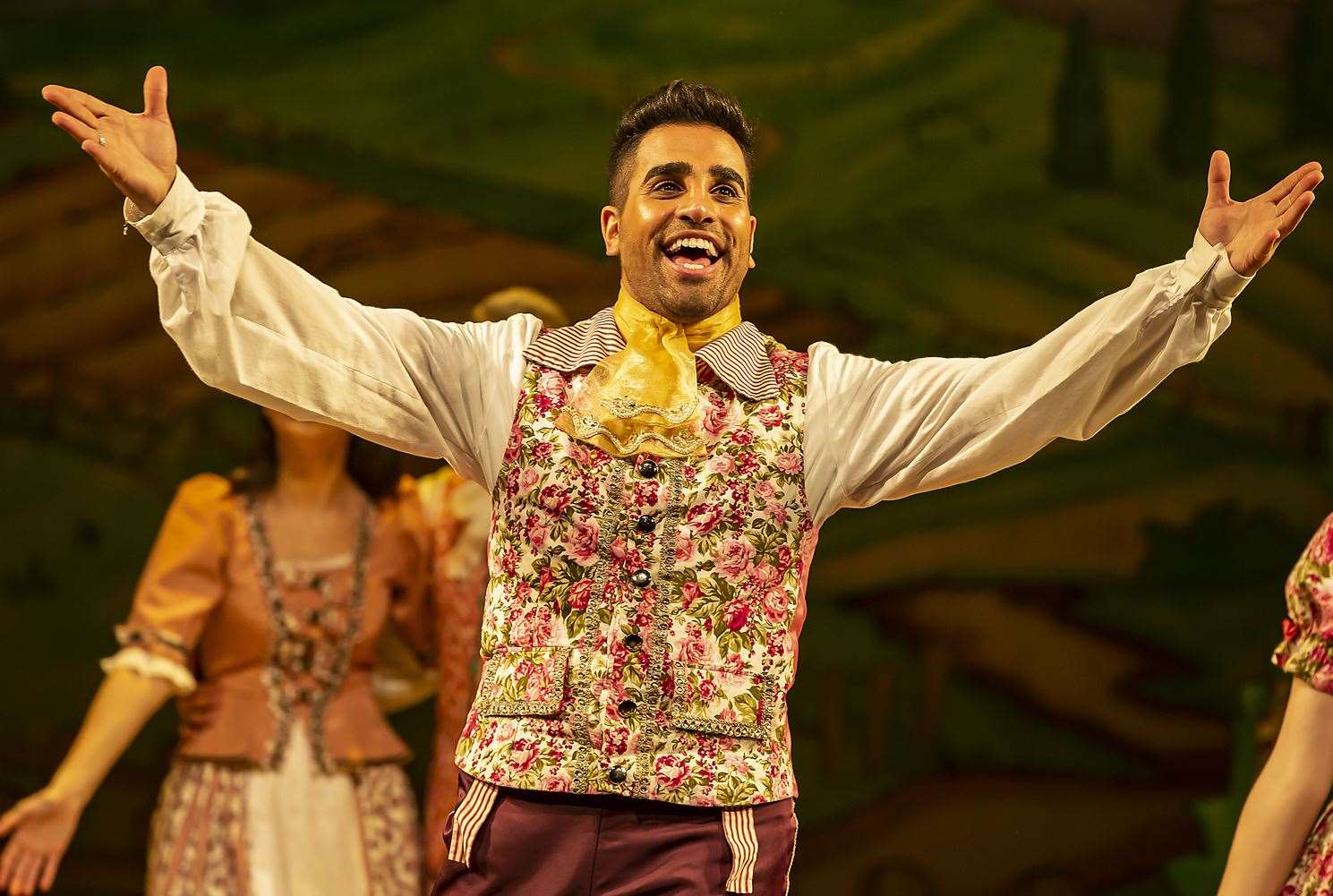 Dr Ranj in Mother Goose Picture: Pamela Raith Photography