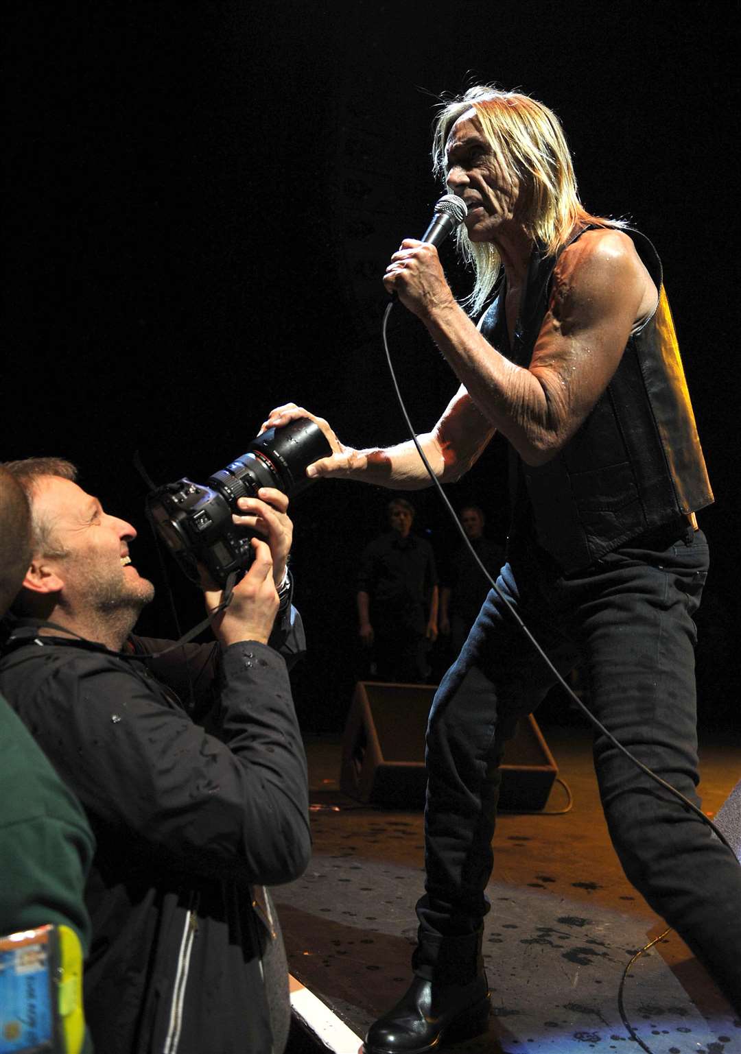 Matt Kent photographing Iggy Pop