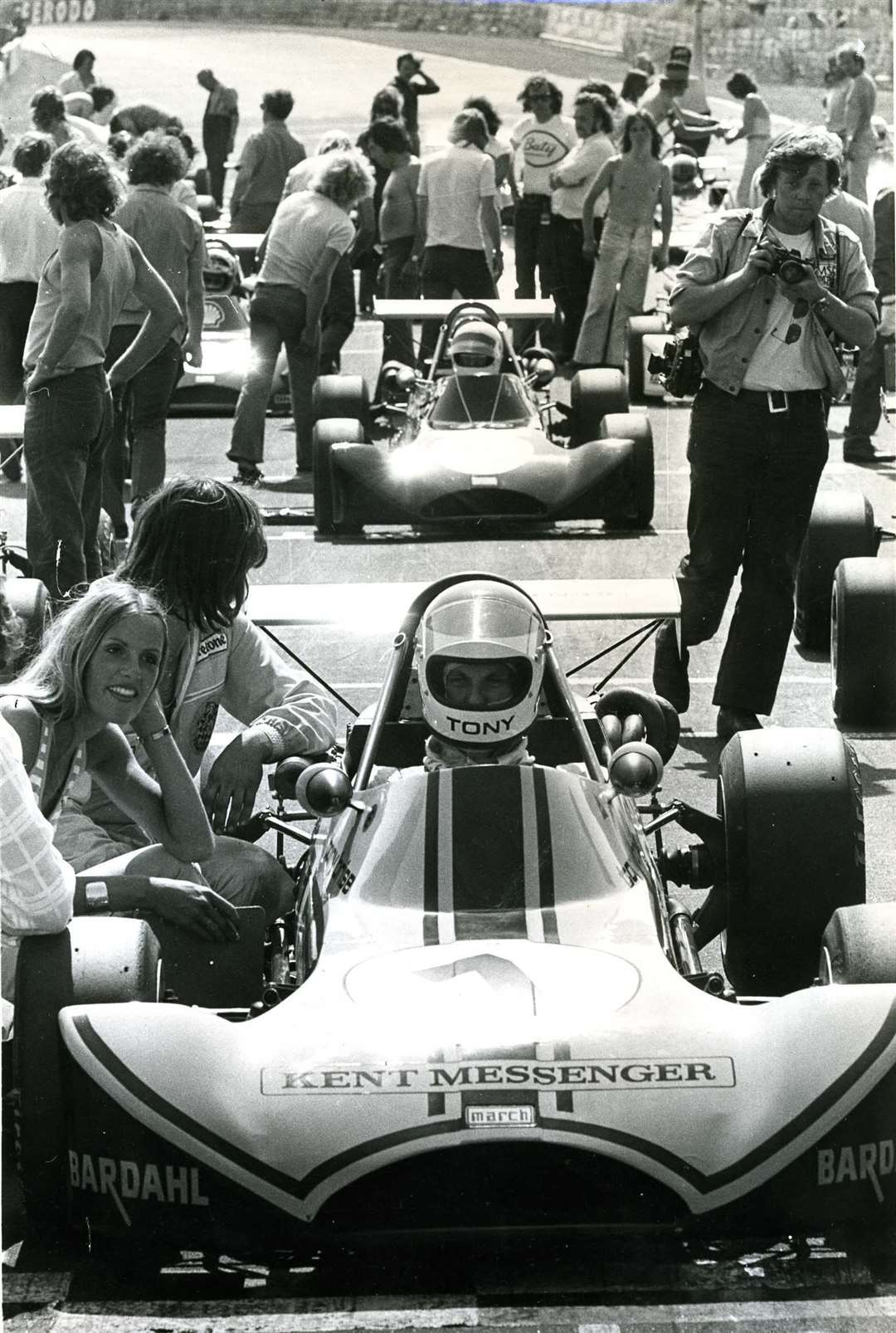 Brise on a busy Brands Hatch grid in his March 733