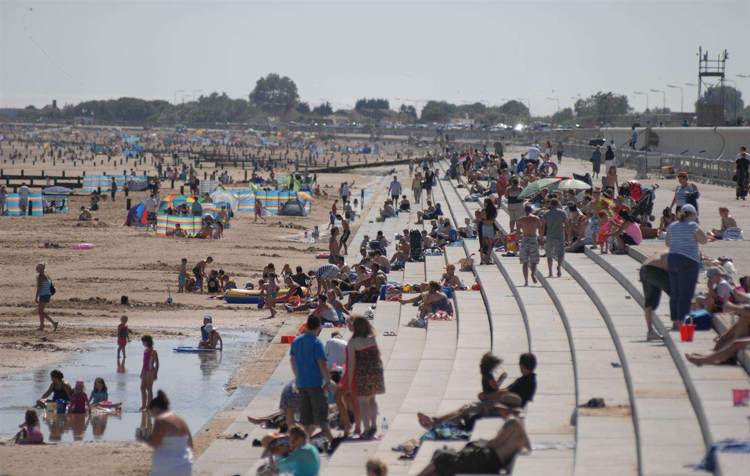 Medical experts have warned people to stay hydrated on the beach in Kent, such as at Dymchurch
