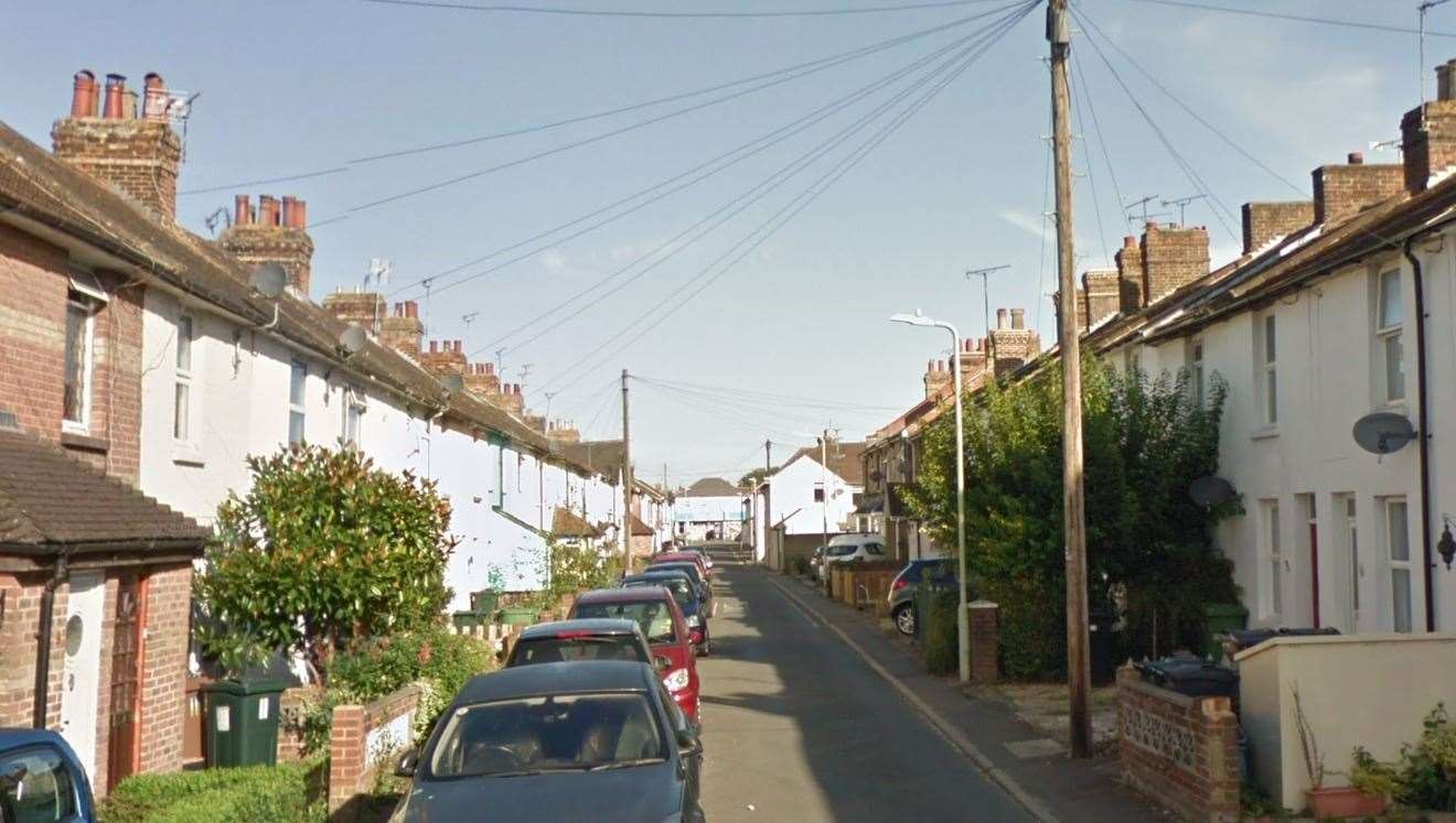 The animal was found dead in an alleyway off Whitfield Road in Ashford (15013860)