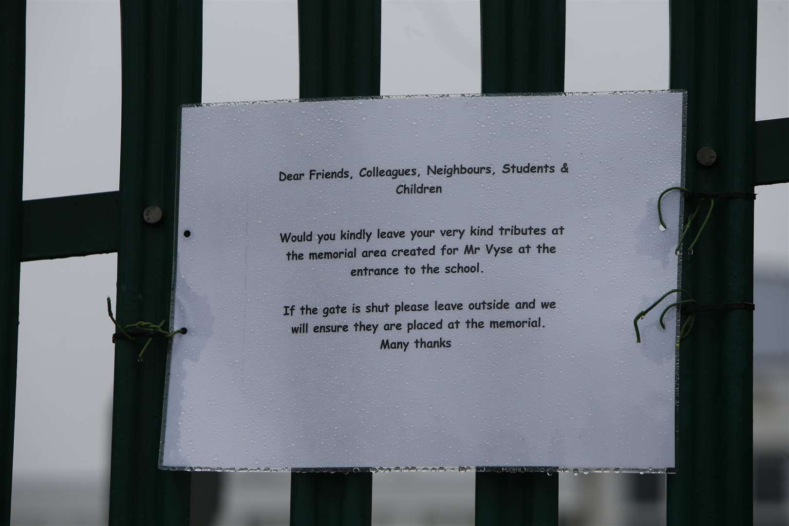 A note outside the Hundred of Hoo Academy after My Vyse's death