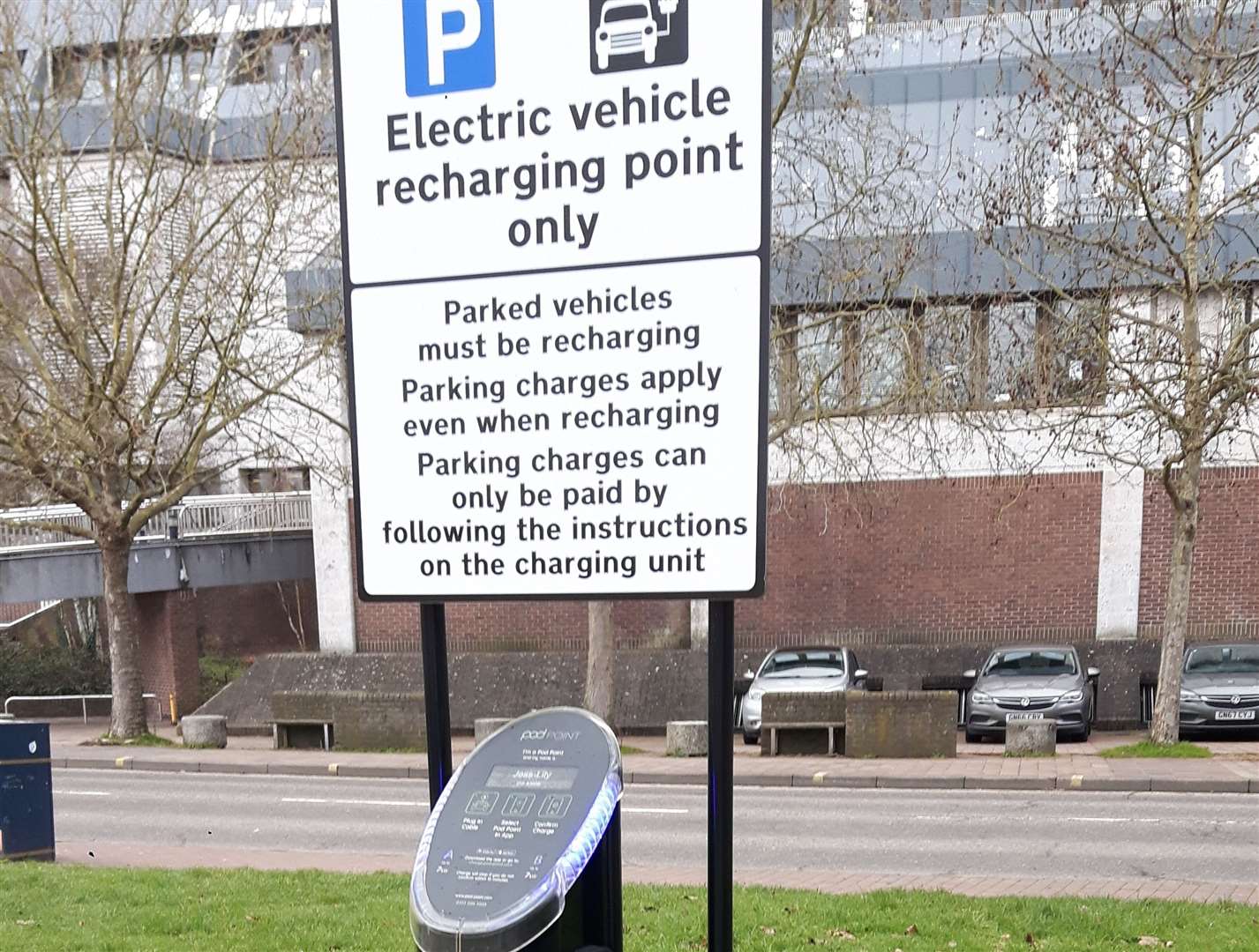 The AA says there will also need to be more emphasis placed on on-street charging points to help those who don't have off-street parking