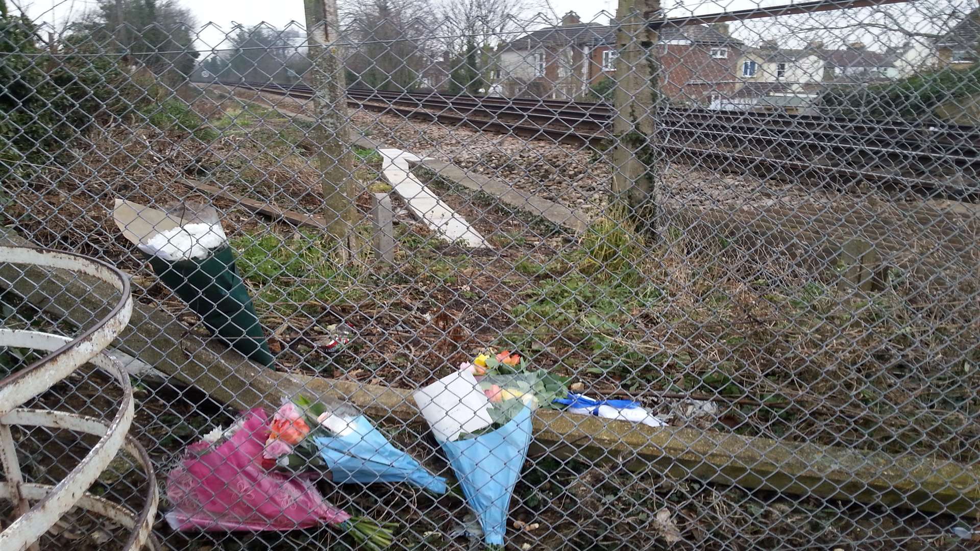 Flowers have been left at the Glebe Way rail crossing
