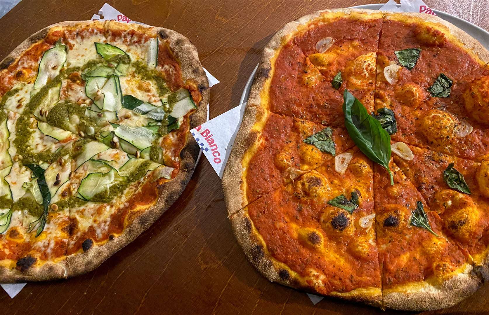 The Courgetto and Marinara pizzas were pre-ordered online and arrived quickly.