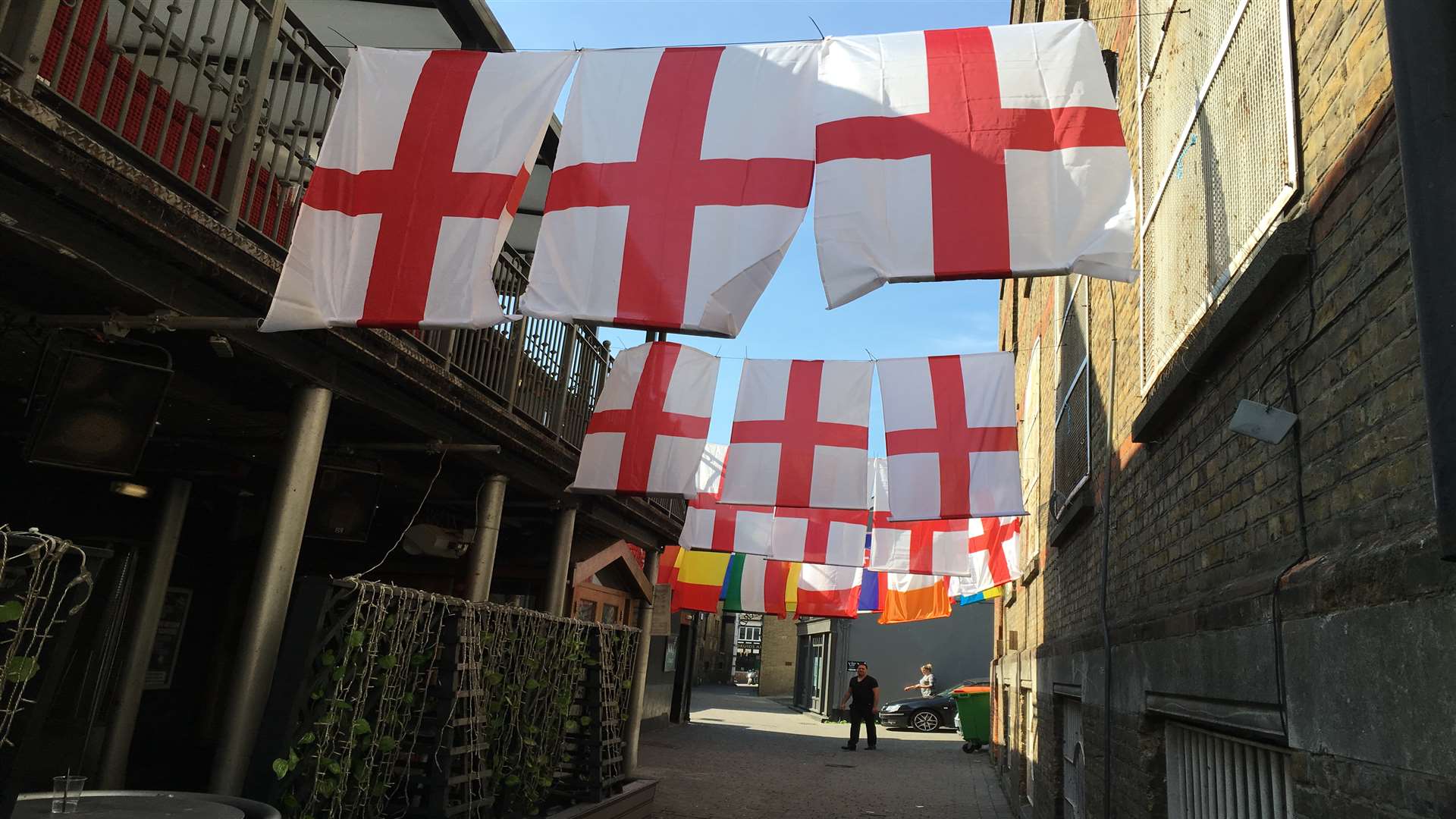 Flags outside the Source Bar in Maidstone