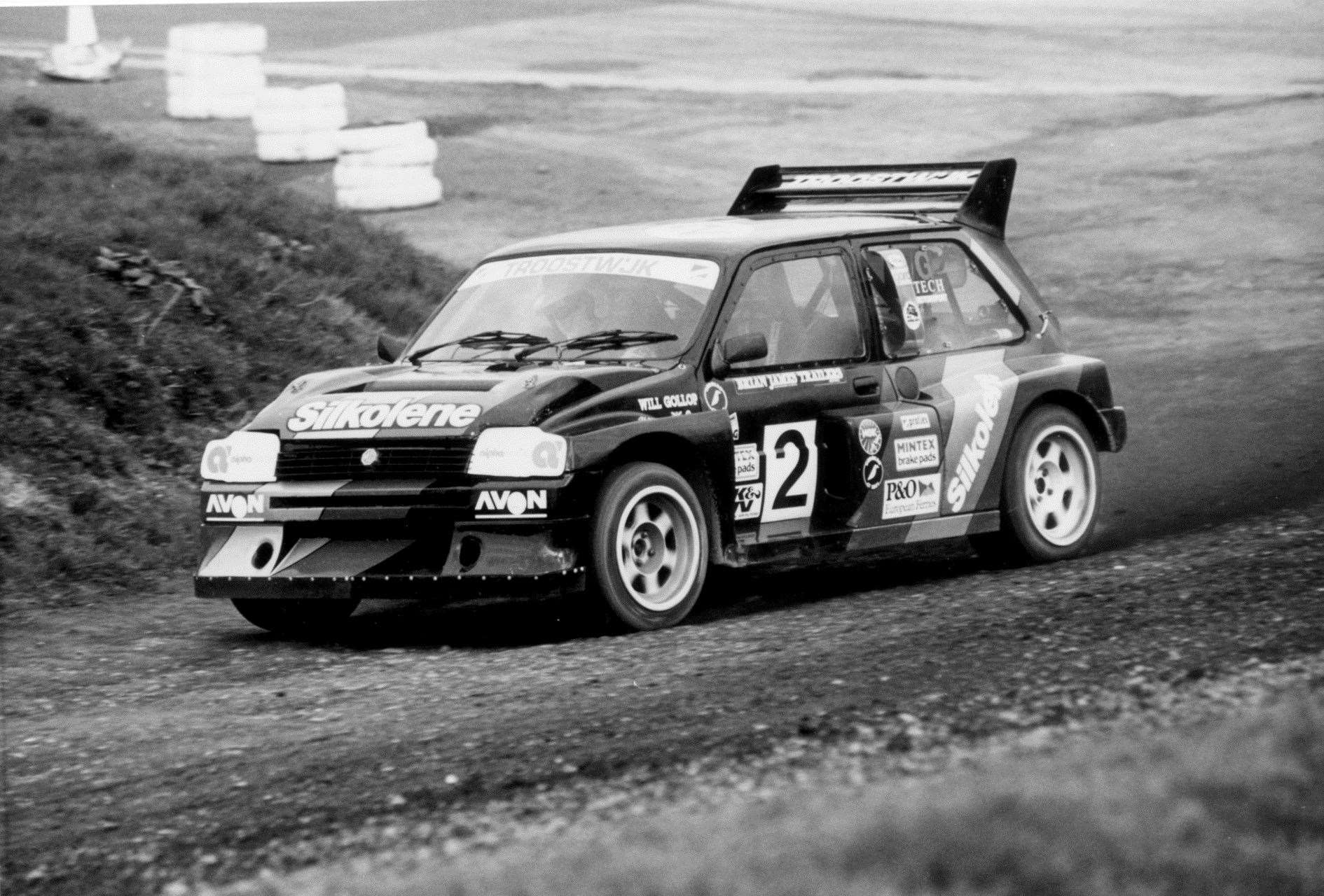 Rallycross hero Will Gollop, from Blean near Canterbury, rounds Paddock Bend at Lydden Hill in his iconic Silkolene-backed MG Metro 6R4. Picture: RallycrossWorld.com