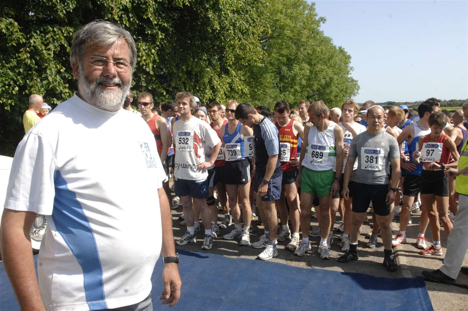 Mike Gratton at the start of the Canterbury Half Marathon in aid of the Pilgrims Hospice