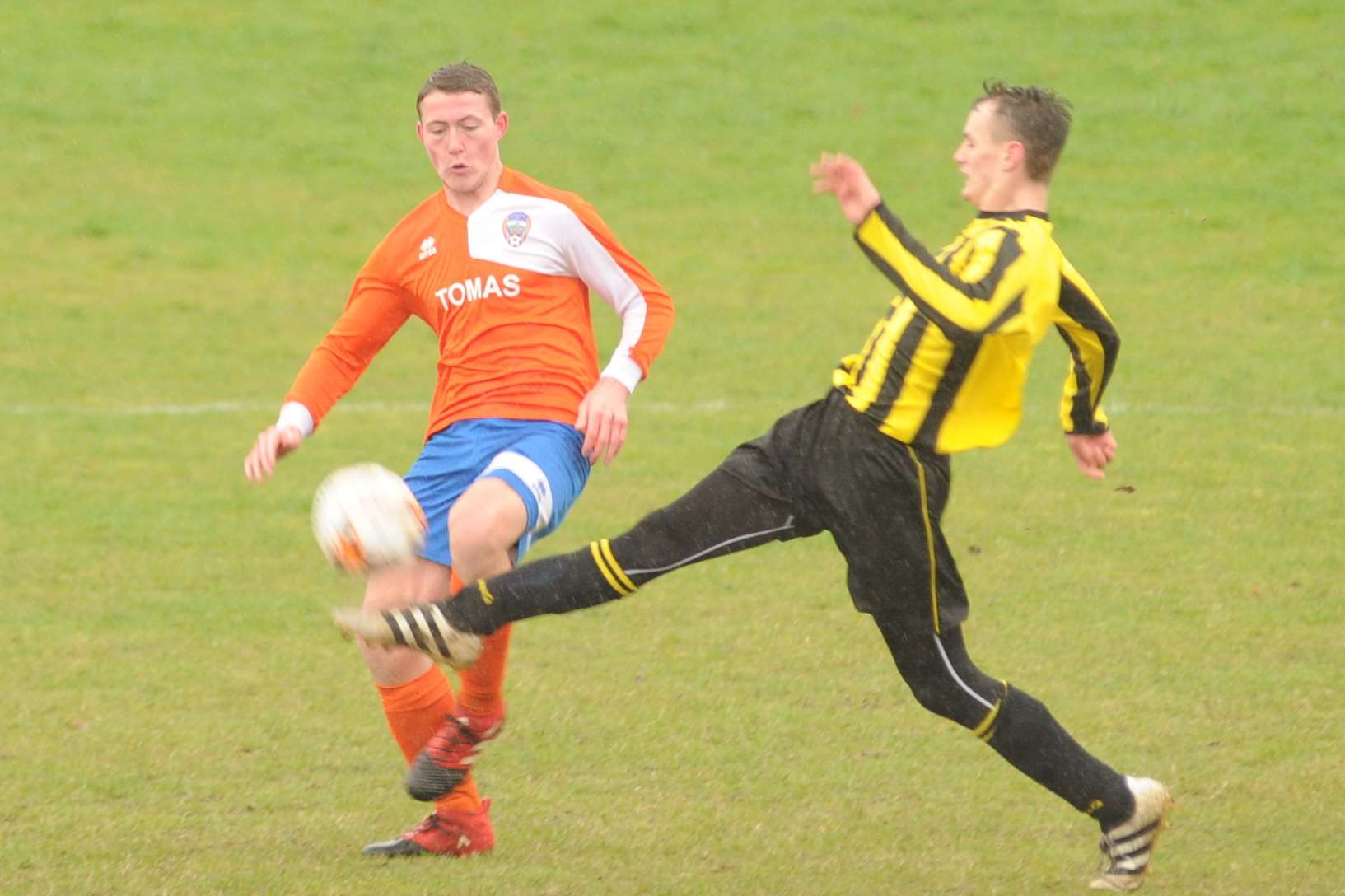 Meopham Colts on the stretch against Cuxton 91 in Under-18 Division 2 Picture: Steve Crispe