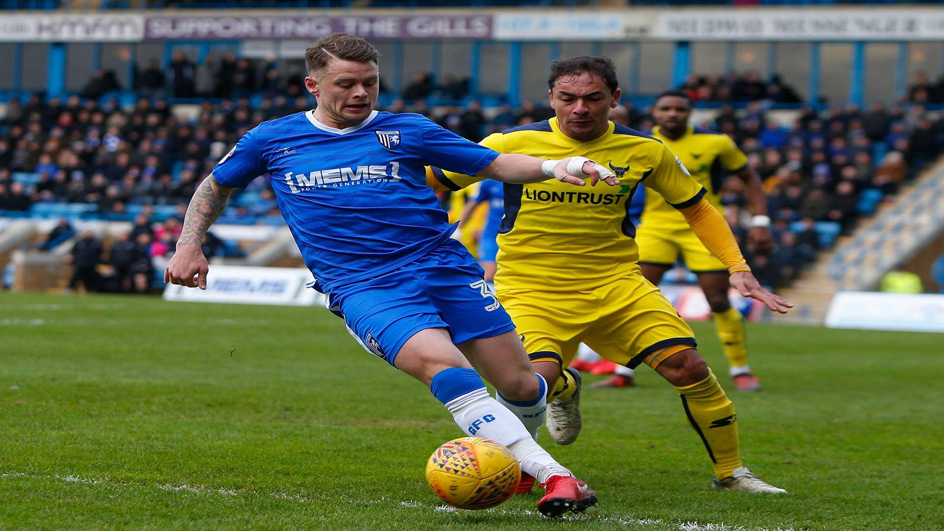 Mark Byrne gets ahead of Ricardinho Picture: Andy Jones