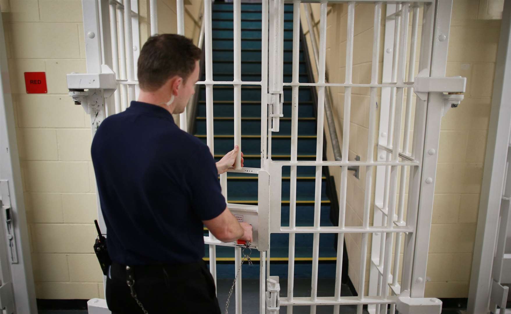 A review has been launched into how prison officers blow the whistle on working practices