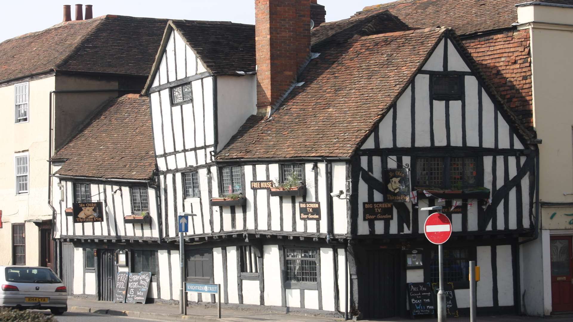 Ye Olde Thirsty Pig is on the corner of Knightrider Street and Lower Stone Street in Maidstone