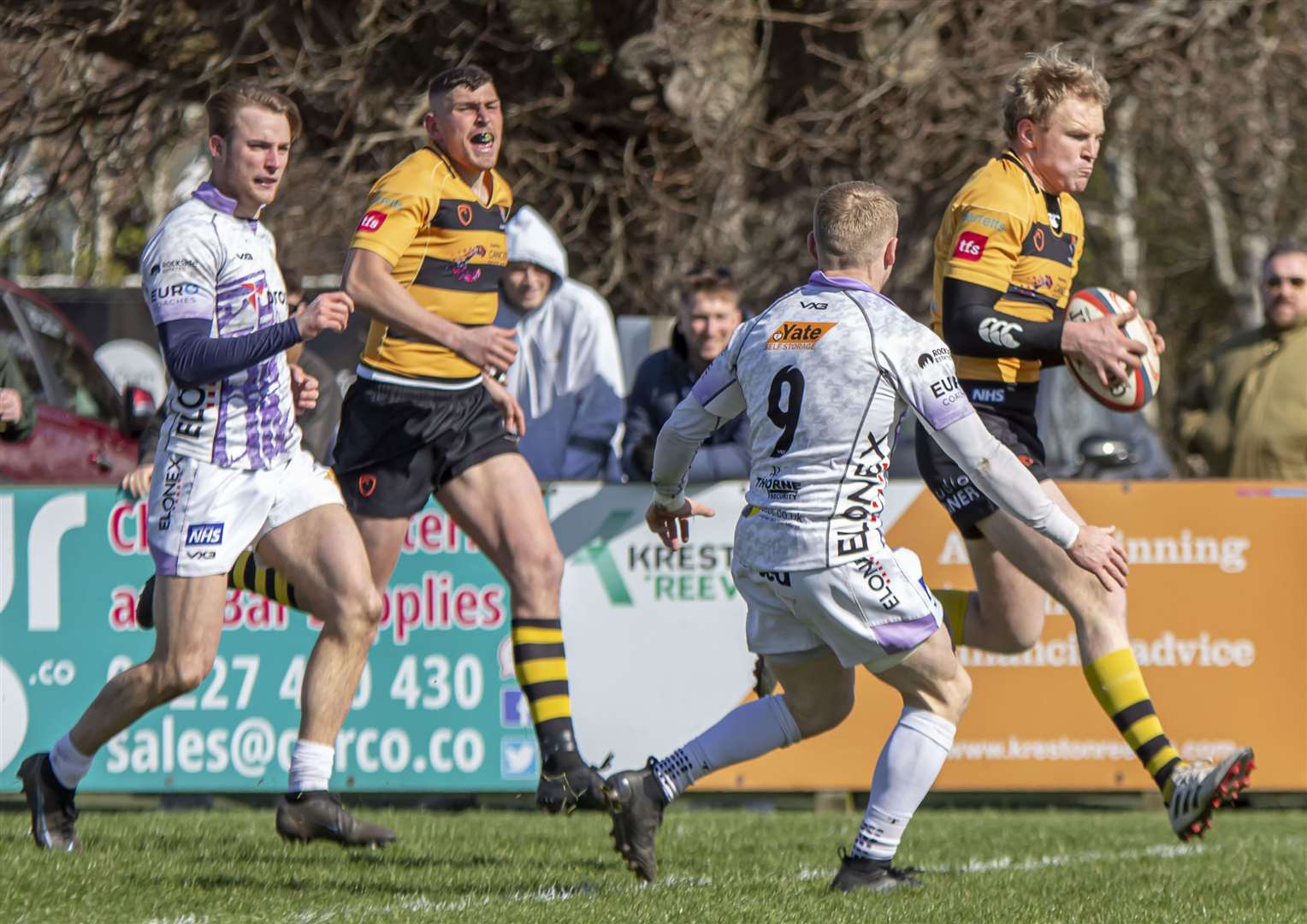 Canterbury's Frank Morgan on the offensive against Clifton. Picture: Phillipa Hilton