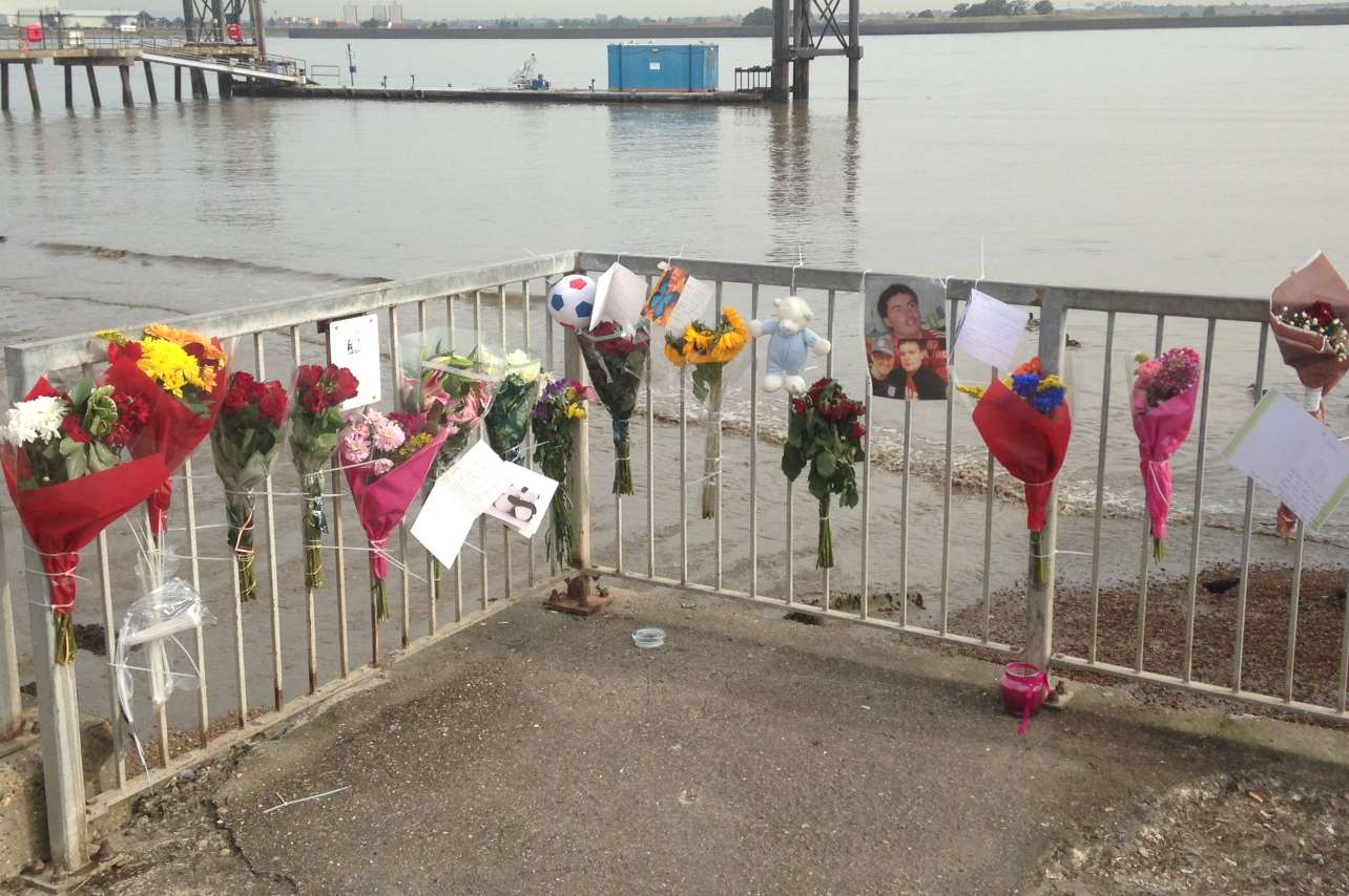 Tributes left on the banks of the Thames at Gravesend