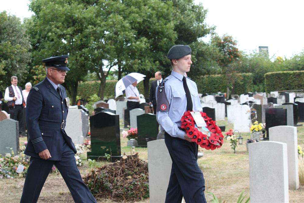 The laying of wreaths withSquadron leader Jeff Metcalfe of RAF 609 Squadron. Picture: Minster Matters