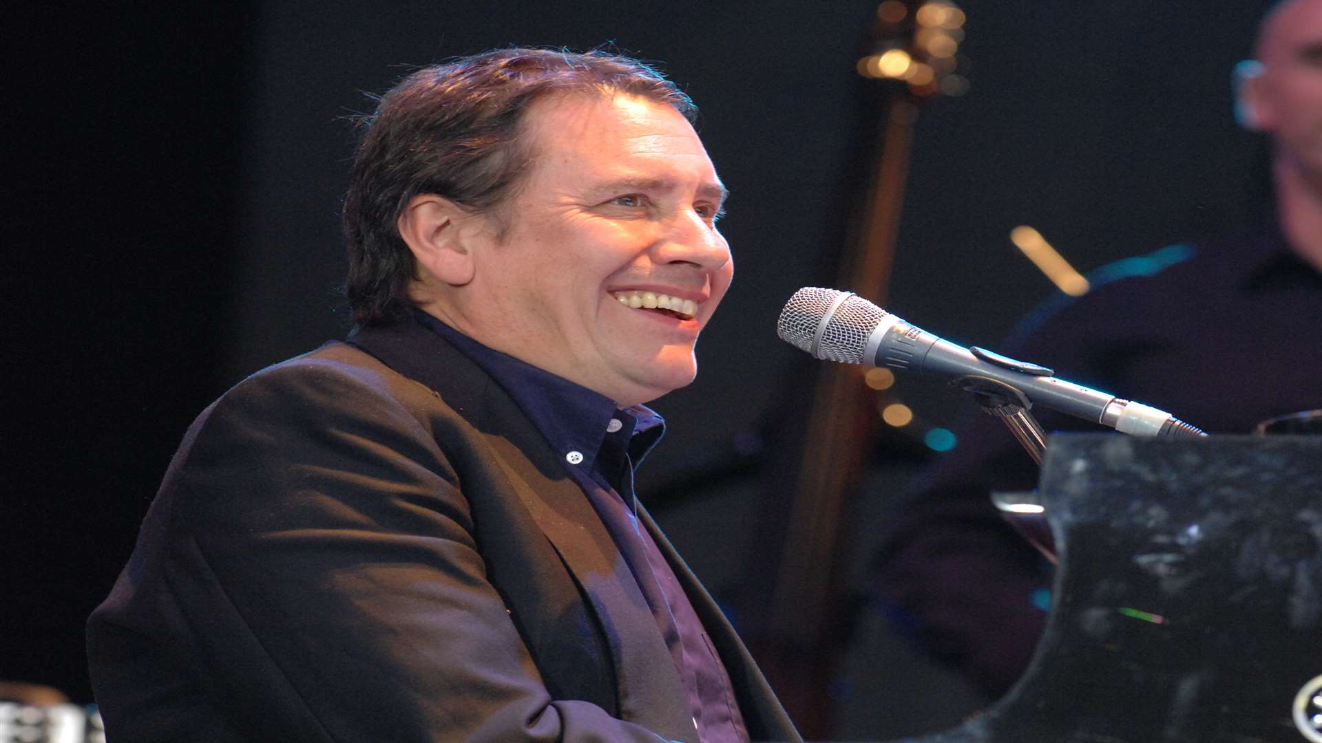 Jools playing at Rochester Castle