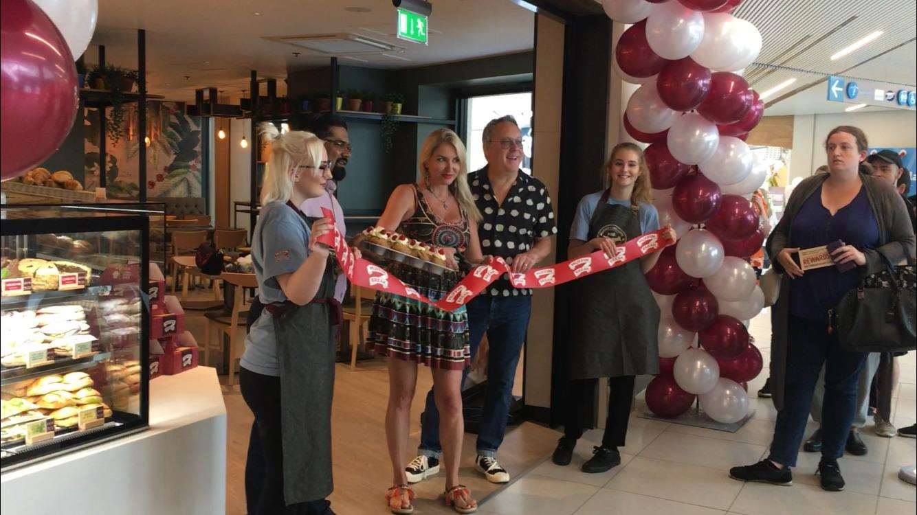 Nancy Sorrell and Vic Reeves opened the new Muffin Break in Maidstone (2775415)