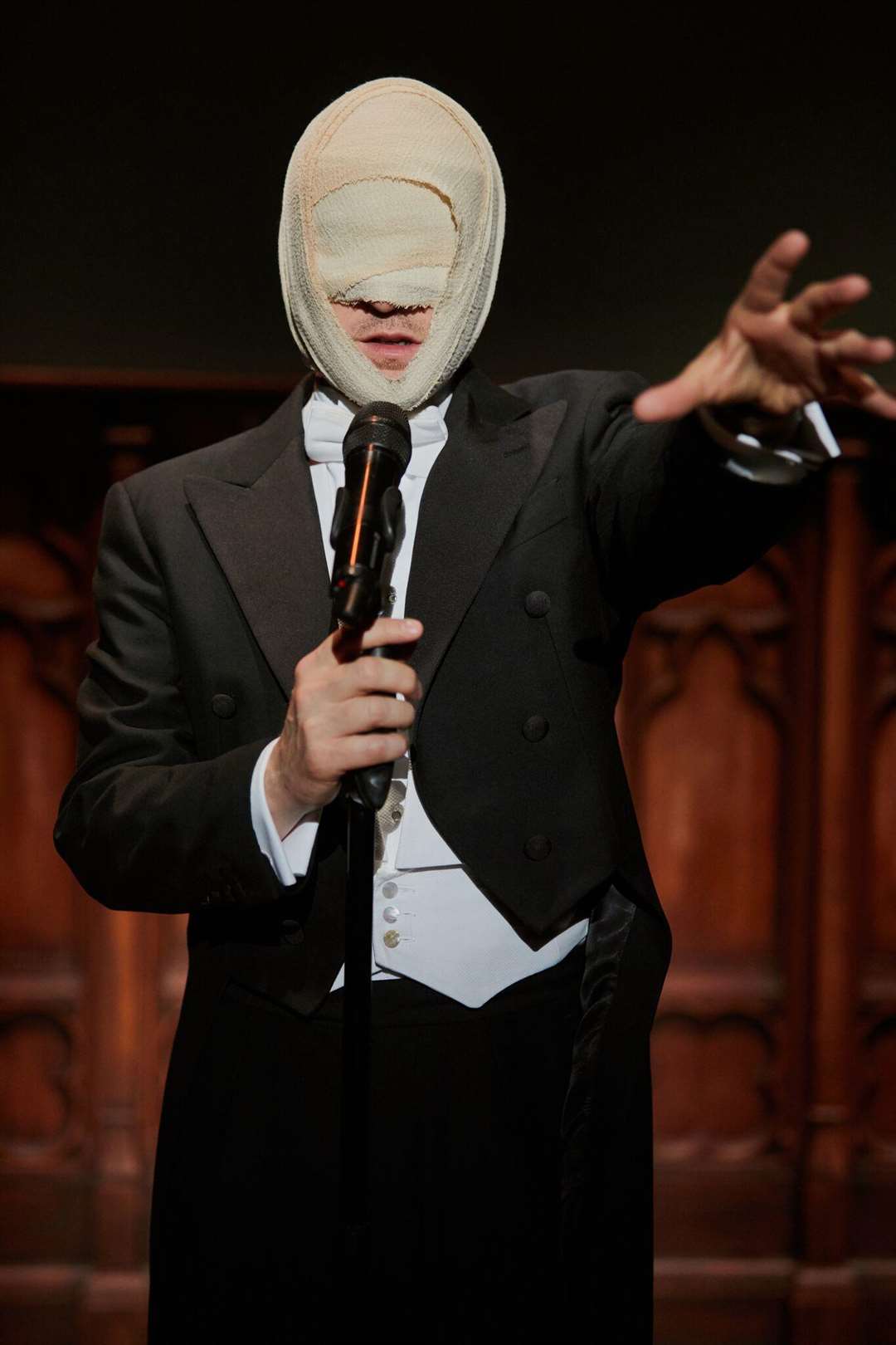 Derren Brown concealed his face to perform a stunt during the show (2782628)