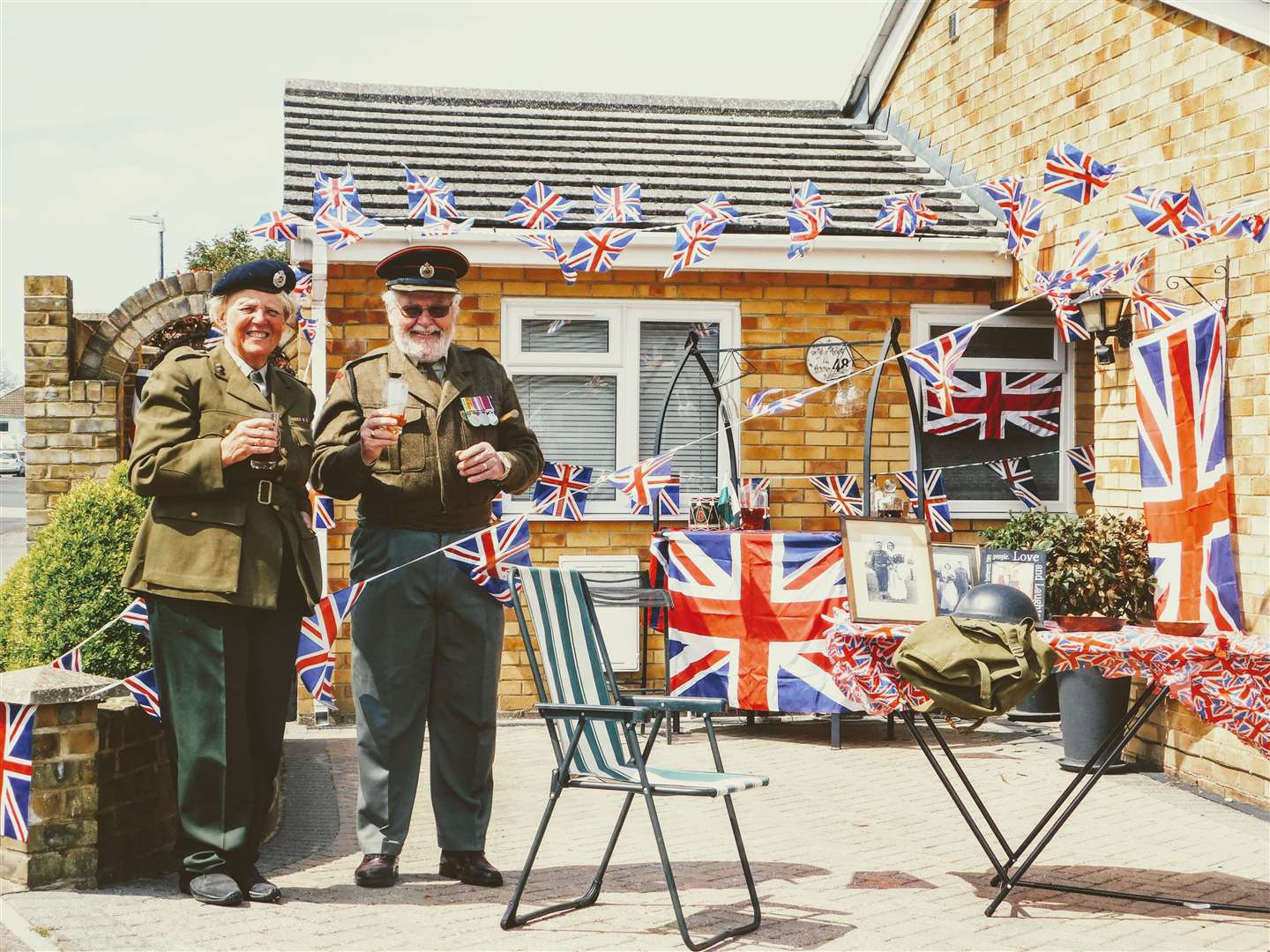 The Crouchers have a front garden VE Day picnic in Gresham Road, Coxheath