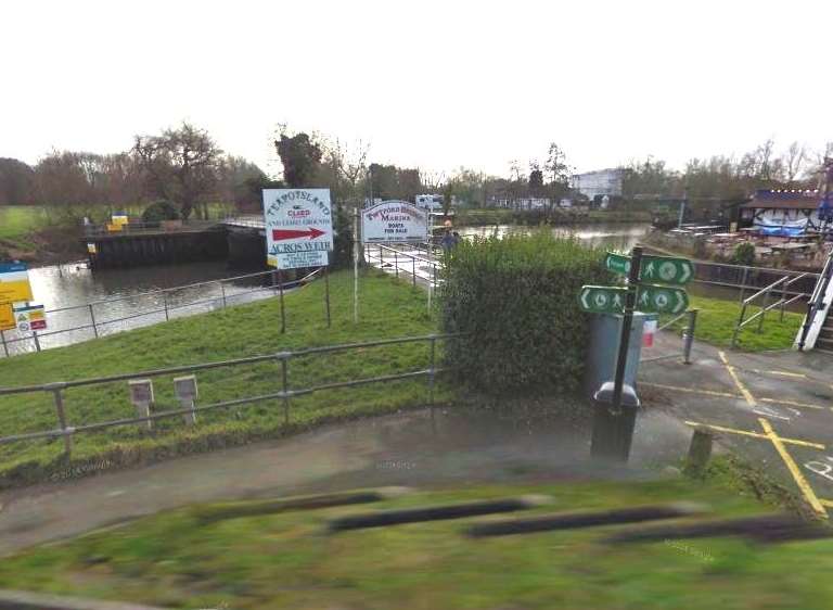 KFRS are warning schoolchildren and business about the dangers of the weir in Yalding