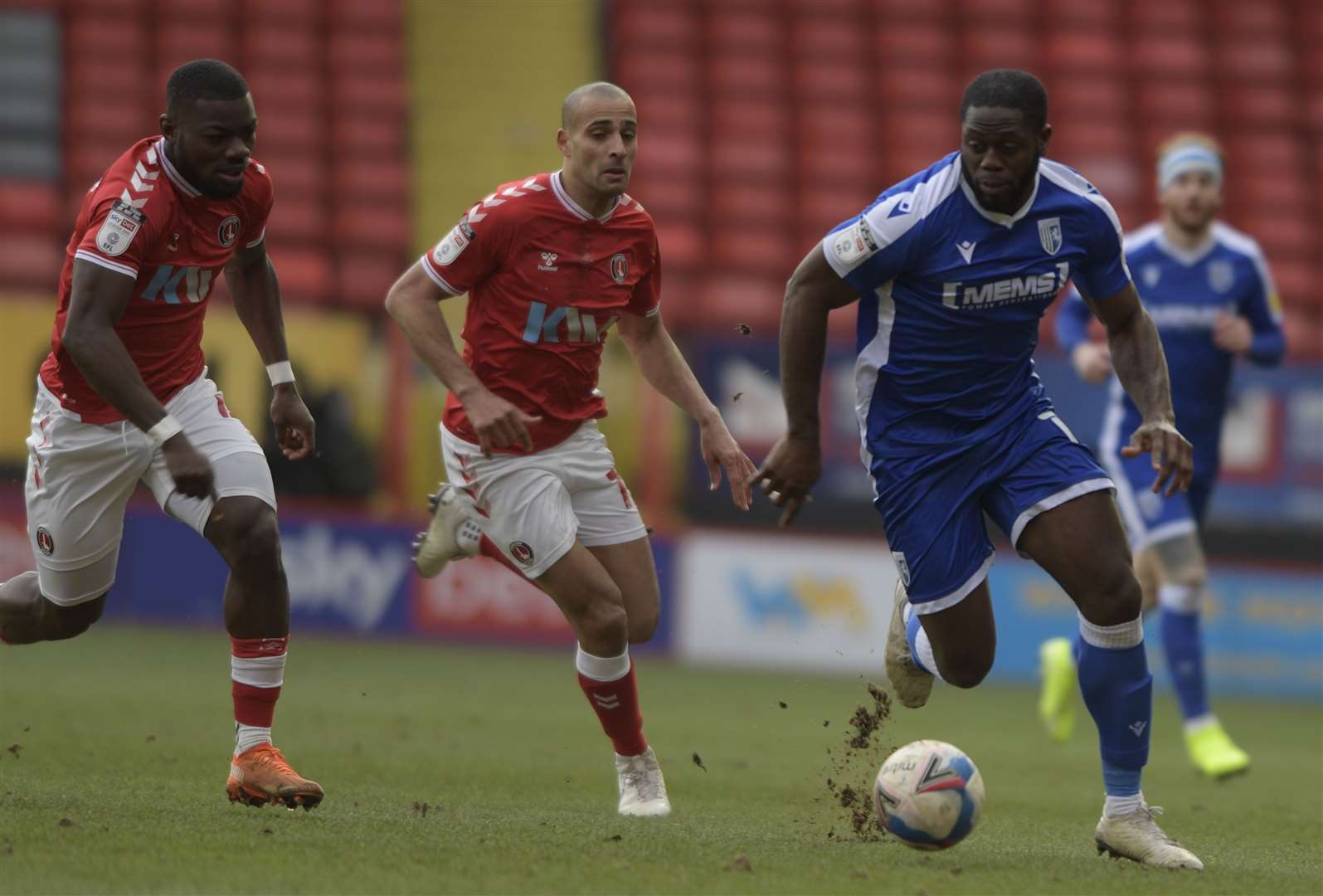 Gills striker John Akinde on the charge at Charlton. Picture: Barry Goodwin. (44403575)