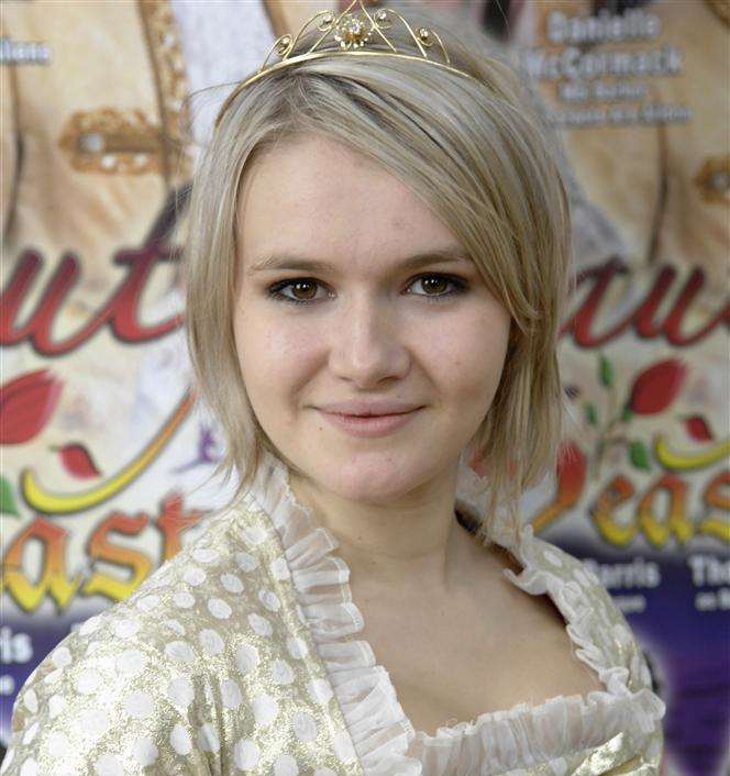 Former EastEnders actress Melissa Suffield will play the lead role in Snow White and the Seven Dwarfs when the show is performed at The Wyvern Hall, at Swallows leisure centre, in December.